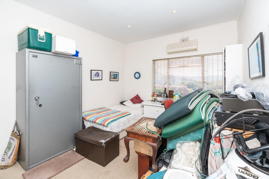 6 Bedroom Property for Sale in Vredehoek Western Cape